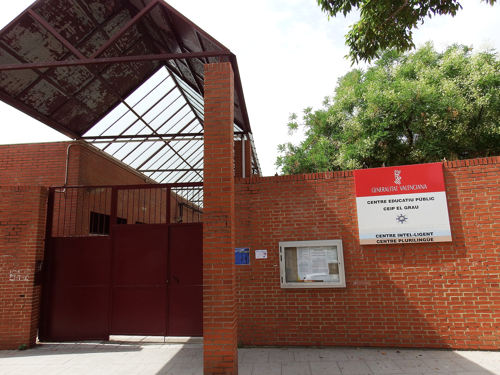 Bâtiment scolaire d'un collège public CEIP dans le quartier El Grau à Valencia